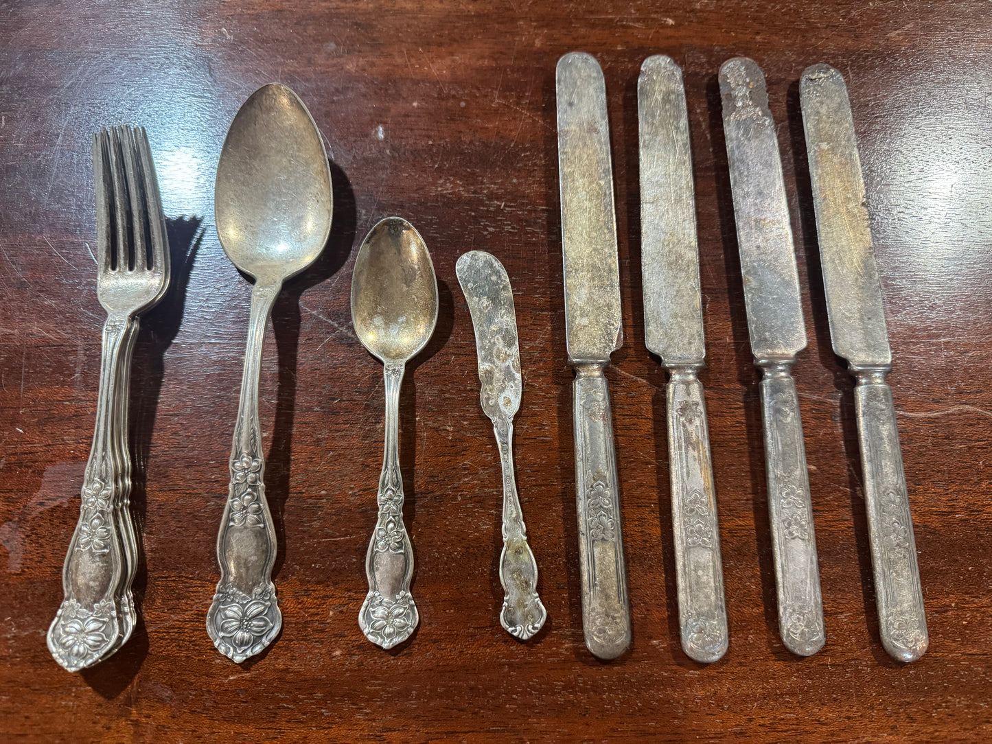 Set of 11 Antique Rogers Silver Orange Blossom/Arbutus Pattern - Décor & Collections - Silverplate Silverware - Orange Blossom/Arbutus Pattern 1910