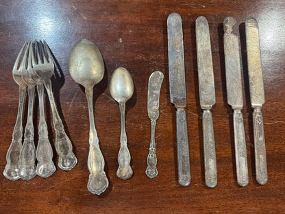 Set of 11 Antique Rogers Silver Orange Blossom/Arbutus Pattern - Décor & Collections - Silverplate Silverware - Orange Blossom/Arbutus Pattern 1910