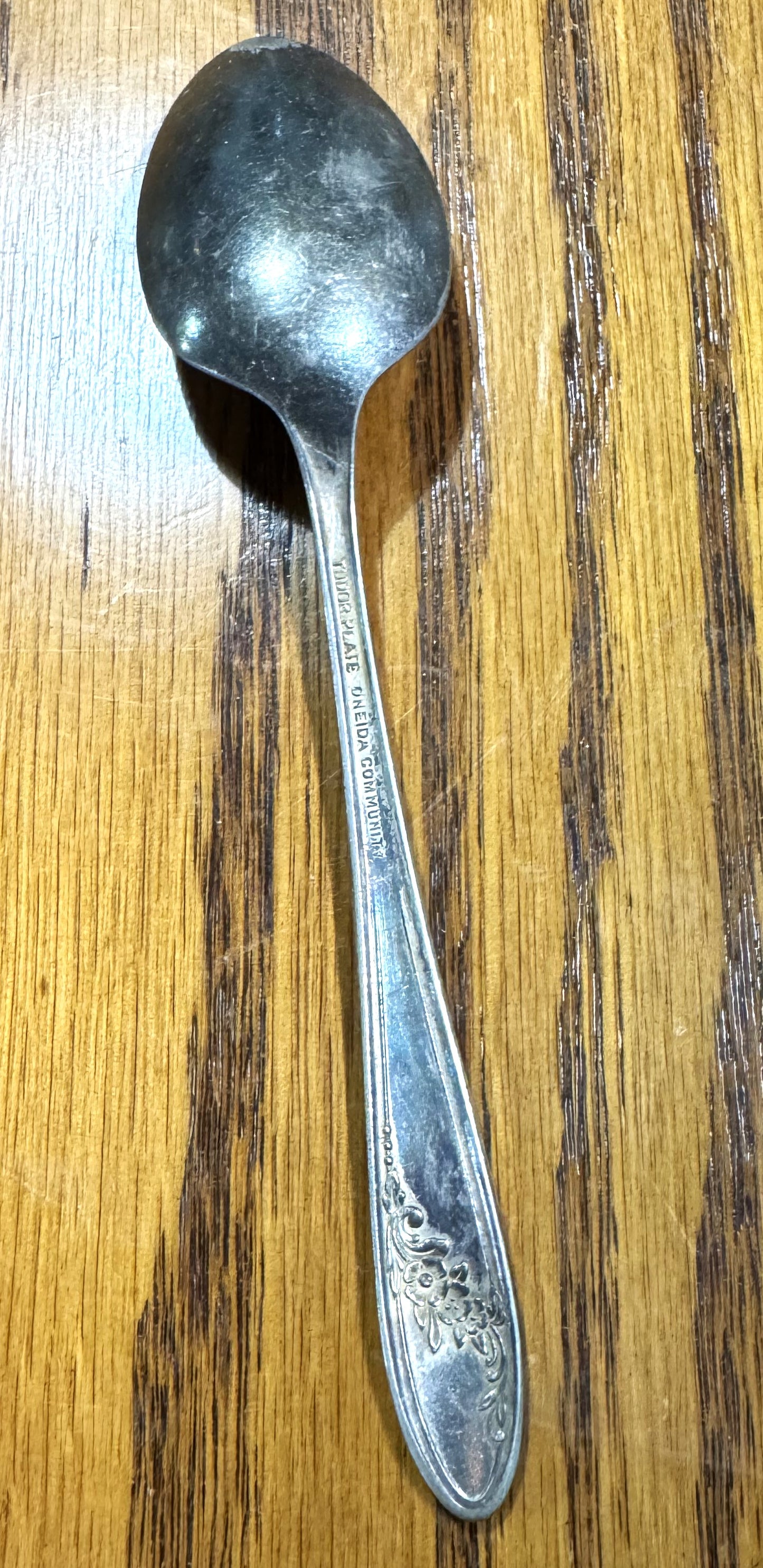 Queen Bess II 1946 Oneida Community Plate Dinner Set - Stamped and Tested Silverplate - Forks and Spoons - 14 pieces - Dinner Parties