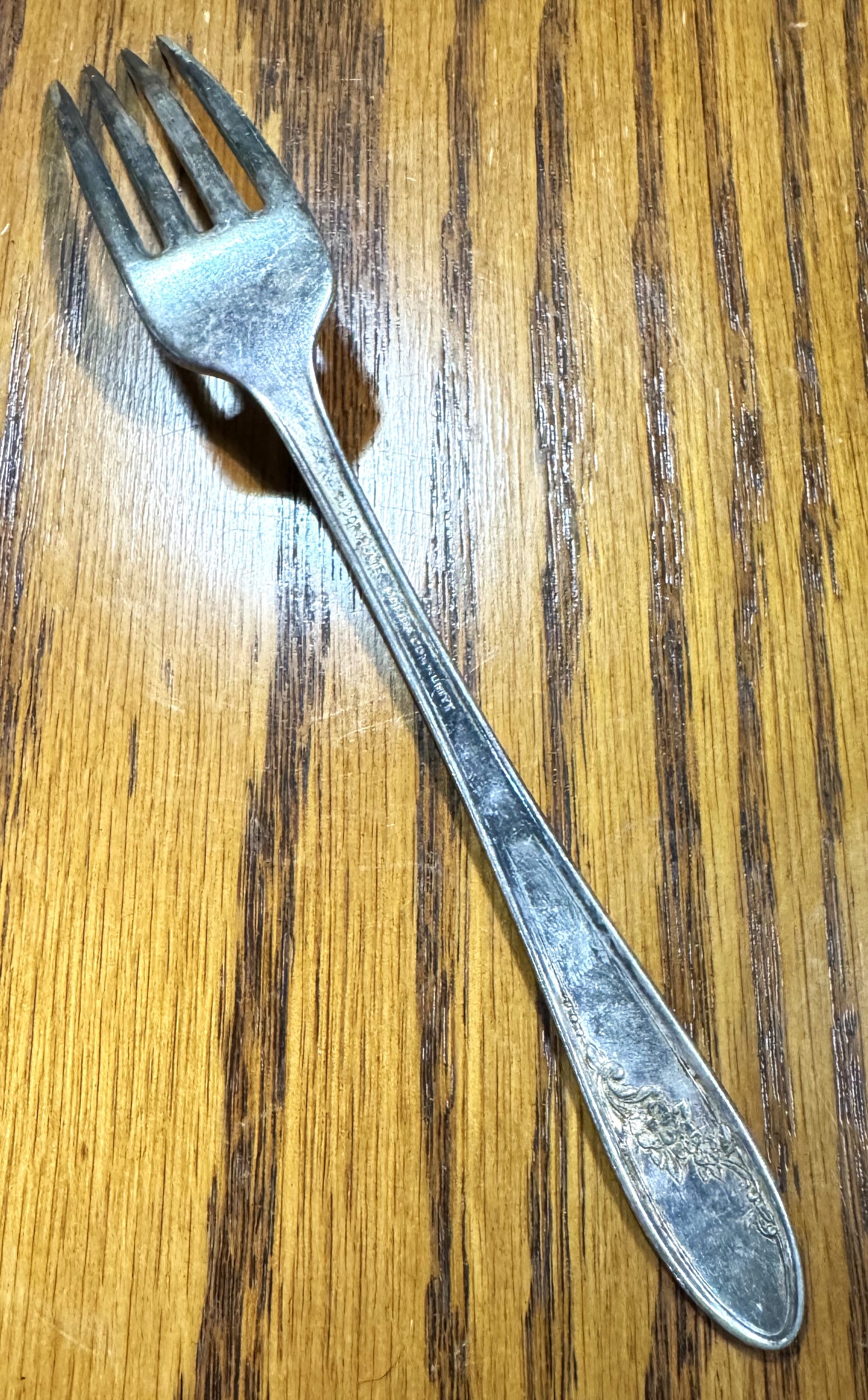 Queen Bess II 1946 Oneida Community Plate Dinner Set - Stamped and Tested Silverplate - Forks and Spoons - 14 pieces - Dinner Parties