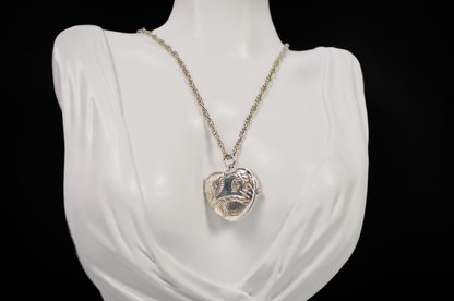 Disney Minnie Mouse Special Edition Heart Locket By Sii - Disney Minnie Mouse Rare Clock Locket Necklace