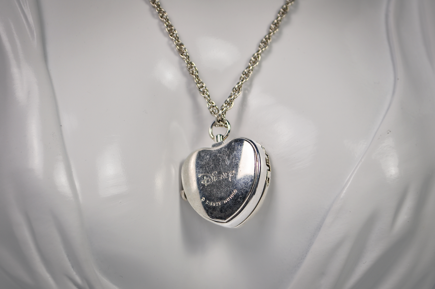 Disney Minnie Mouse Special Edition Heart Locket By Sii - Disney Minnie Mouse Rare Clock Locket Necklace