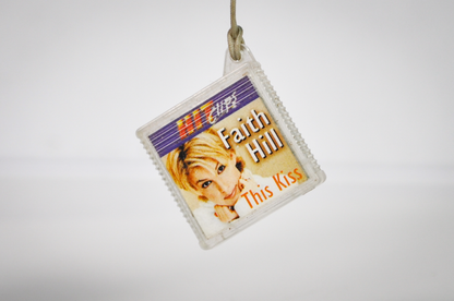Tiger Electronics Hit Clips Micro-cartridge Featuring Faith Hill's Song "This Kiss" - Faith Hill "This Kiss" Mini Cartridge