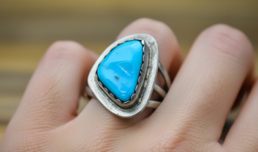 Vintage Triangular Kingman Turquoise Sterling Silver Ring Size 8.5, Stamped E.B. - Southwestern Blue Kingman Turquoise Ring Sz 8.5 Handmade Navajo Silversmith