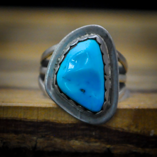 Vintage Triangular Kingman Turquoise Sterling Silver Ring Size 8.5, Stamped E.B. - Southwestern Blue Kingman Turquoise Ring Sz 8.5 Handmade Navajo Silversmith