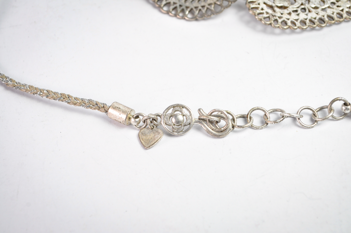 Retro Silver-Tone Floral Openwork Medallion Bib Necklace - 8 Inch Necklace