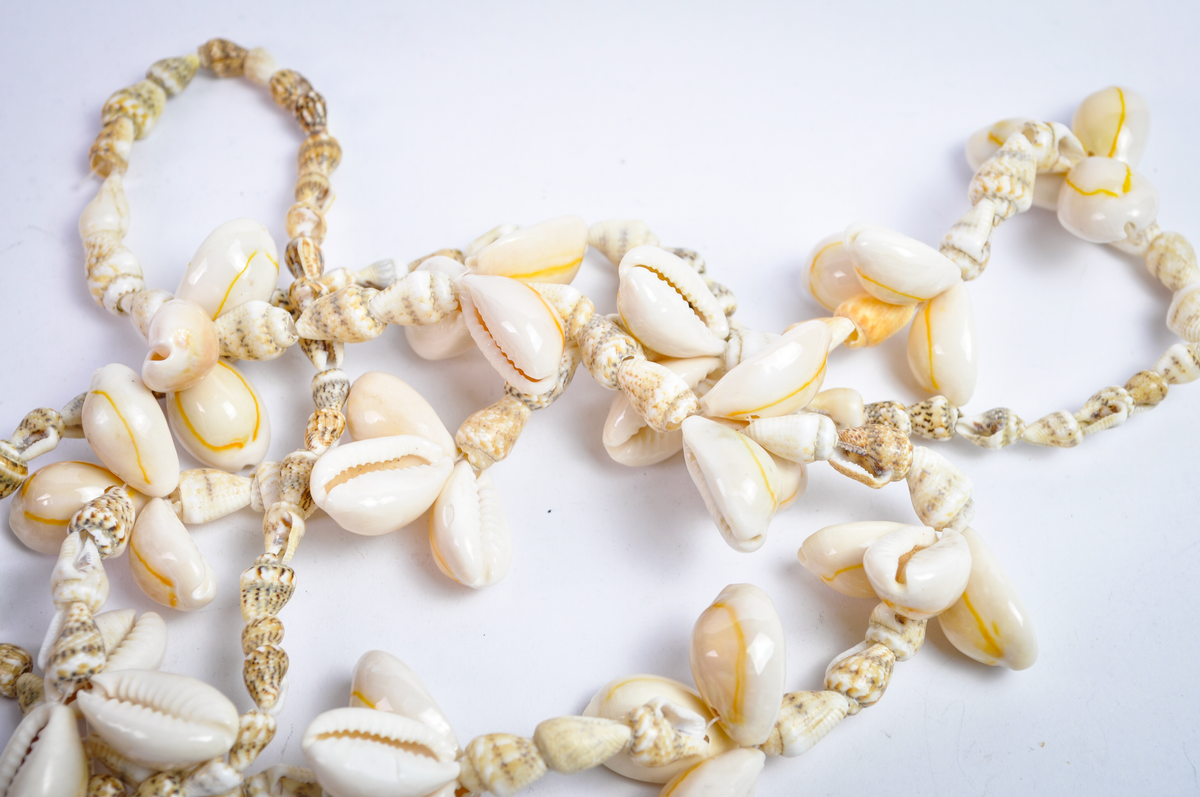 Shoreline Keepsake Vintage Cowrie & Seashell Lei Necklace