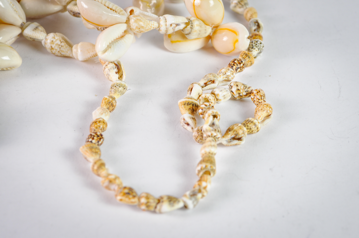 Shoreline Keepsake Vintage Cowrie & Seashell Lei Necklace