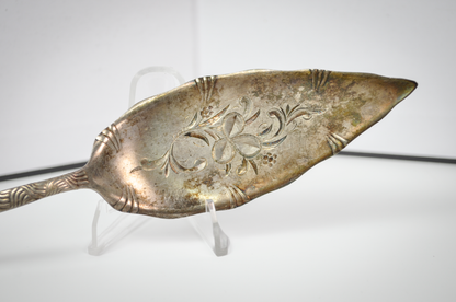 Vintage Towle Silversmiths Floral Engraved Pastry Server - Tested .900 Coin Silver - Ornate Design - Dinner Parties