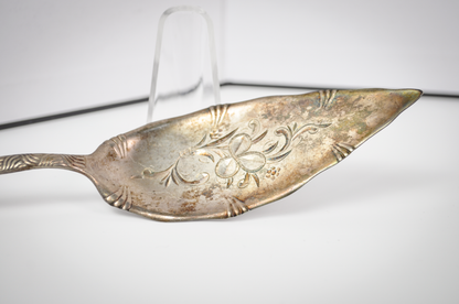 Vintage Towle Silversmiths Floral Engraved Pastry Server - Tested .900 Coin Silver - Ornate Design - Dinner Parties