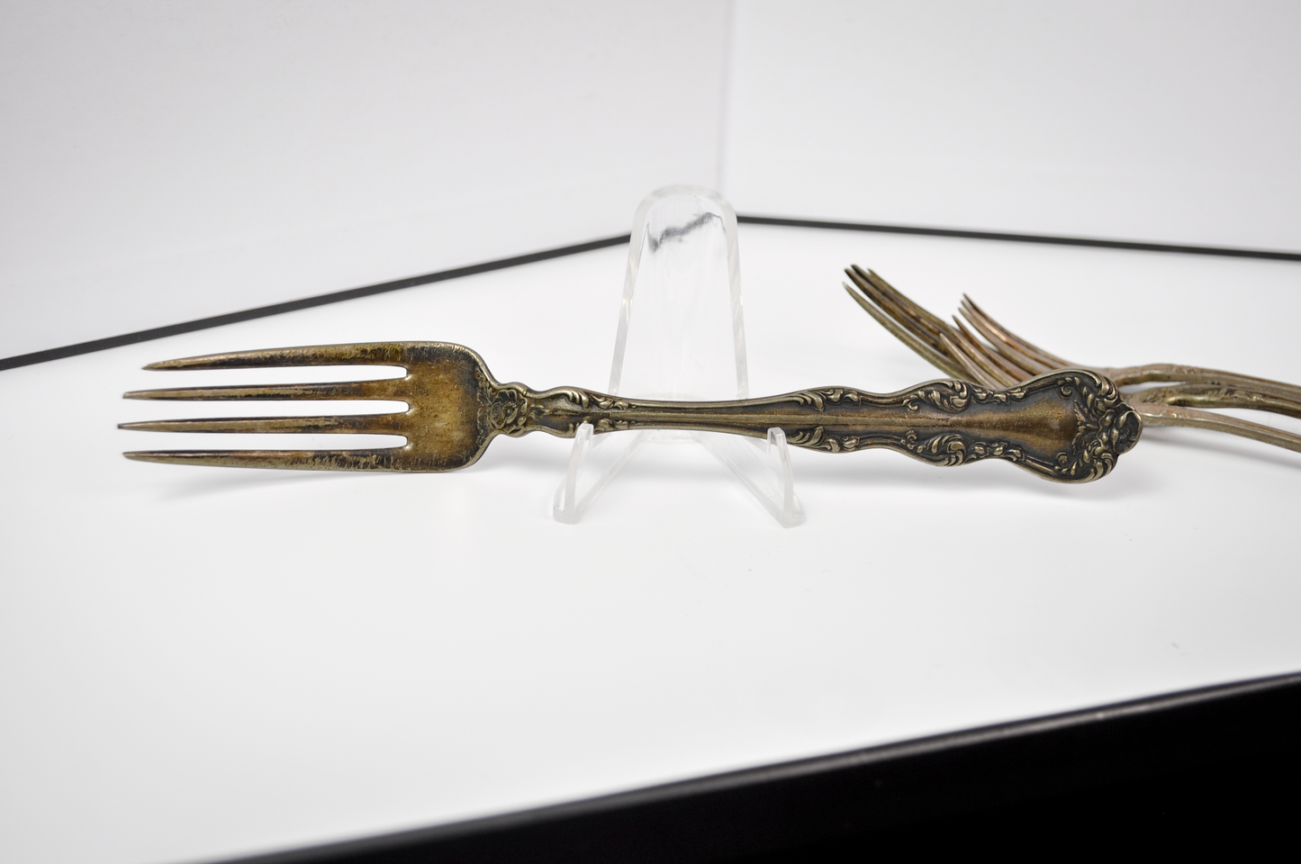 Set of 4 Antique Holmes and Edwards XIV Rose Pattern Forks and Pickle Forks - Décor & Collections - Silver Forks - 2 Pickle Forks - 2 Forks