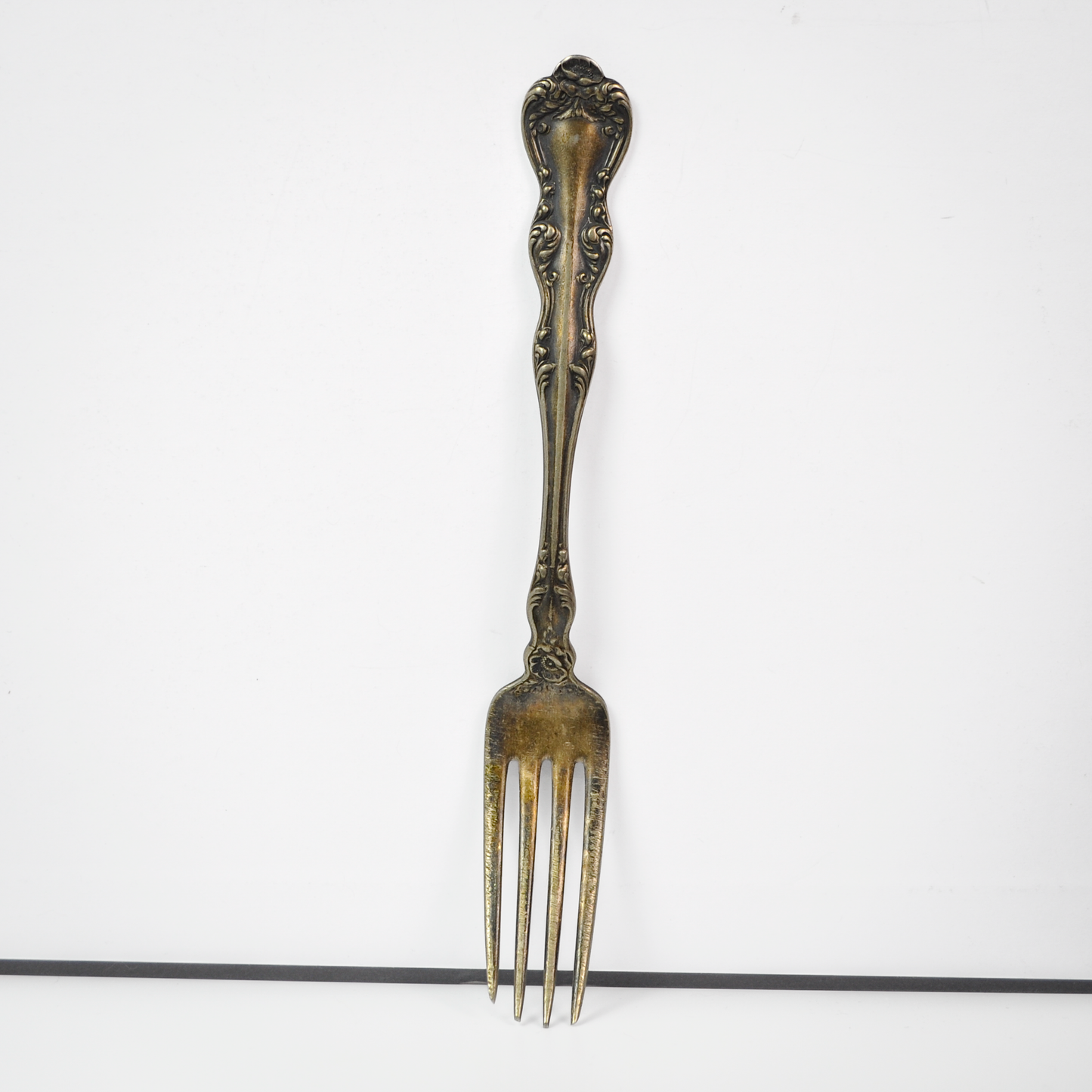 Set of 4 Antique Holmes and Edwards XIV Rose Pattern Forks and Pickle Forks - Décor & Collections - Silver Forks - 2 Pickle Forks - 2 Forks