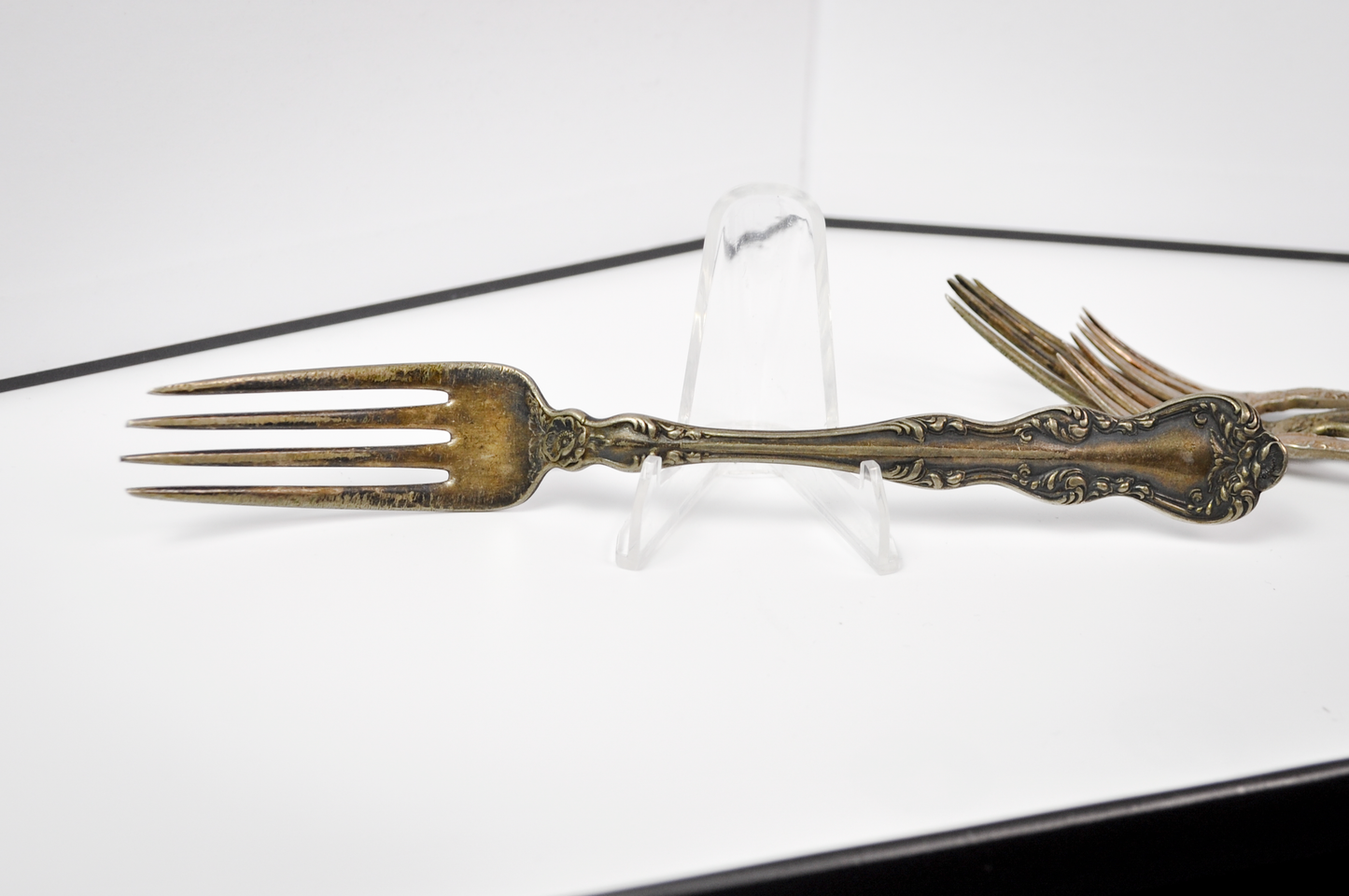 Set of 4 Antique Holmes and Edwards XIV Rose Pattern Forks and Pickle Forks - Décor & Collections - Silver Forks - 2 Pickle Forks - 2 Forks