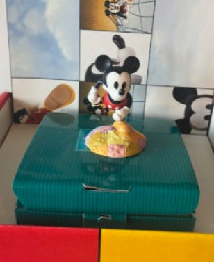 WDCC Disney Classic Collectors society Mickey Mouse On Top Of The World Porcelain Figurine From The Disney Movie Thru The Mirror