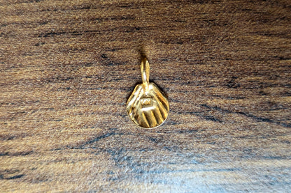 Beautiful 14K Gold Seashell Charm - Stamped 14K - Clam Shell Charm - Shell Charm