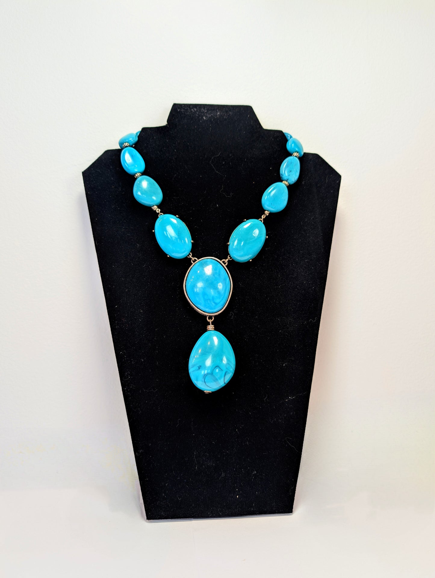 Stunning Avon Big & Bold Silver Tone Faux Turquoise Y Drop Necklace adjustable 17 to 20 in.