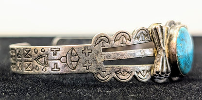 Amazing Vintage Silver Toned Native Southwest Turquoise Cuff Bracelet - 6" Length - Vintage Intricate Navajo Inspired Designed Bracelet