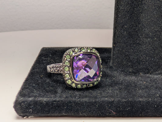 Incredibly Detailed Green Sapphire & Amethyst Ring - Size 7 - Heart Cutout Dome