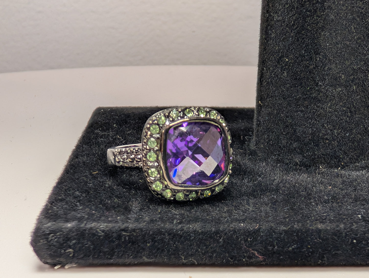 Incredibly Detailed Green Sapphire & Amethyst Ring - Size 7 - Heart Cutout Dome