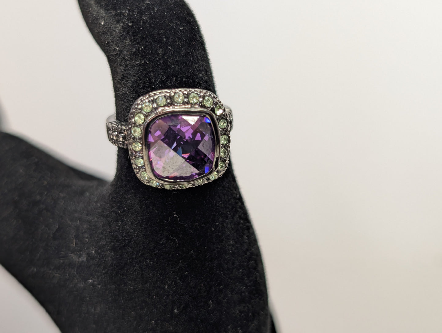 Incredibly Detailed Green Sapphire & Amethyst Ring - Size 7 - Heart Cutout Dome