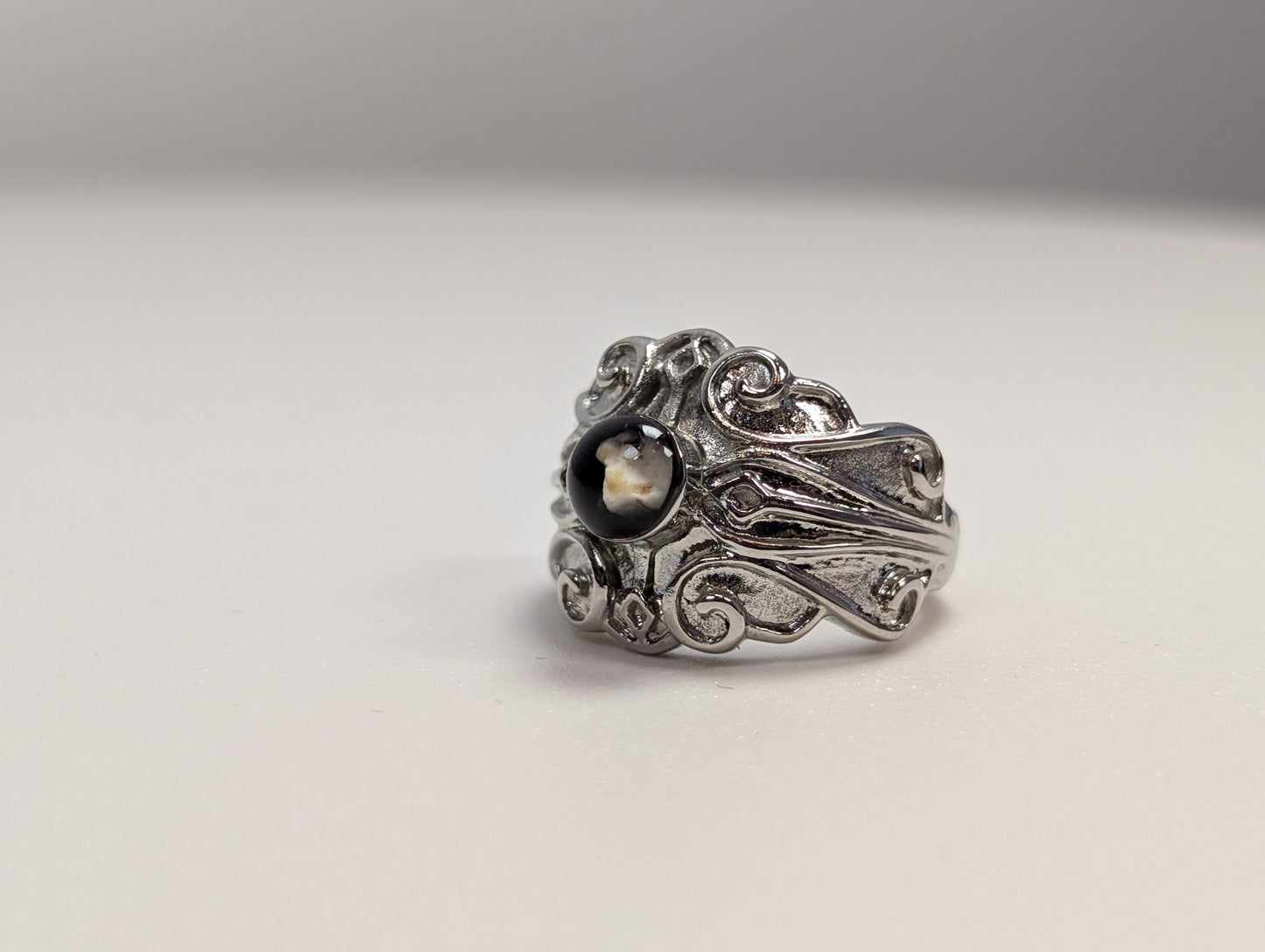 Stunning Michael Anthony Nativity Stone Ring - Size 6 - Stainless Steel Ring - Heirloom Jewelry