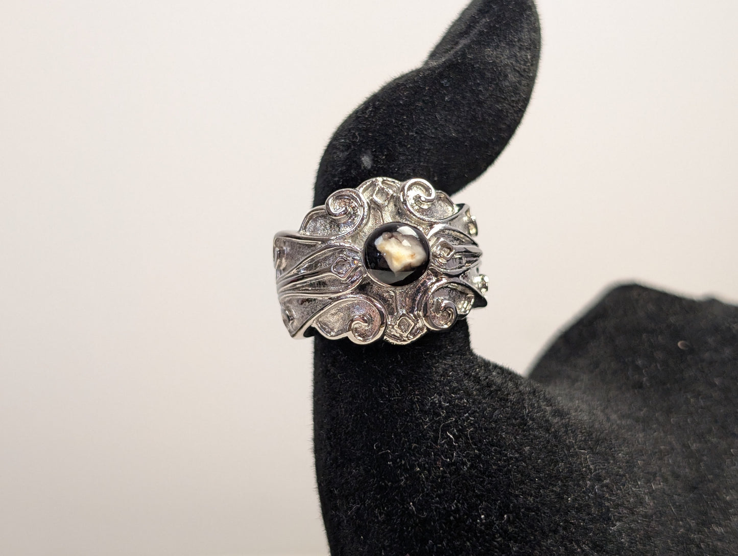 Stunning Michael Anthony Nativity Stone Ring - Size 6 - Stainless Steel Ring - Heirloom Jewelry