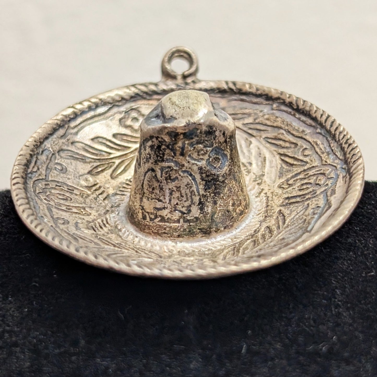 Intricate Vintage Hecho En Mexico Sterling Silver Hallmarked 925 FHC Sombrero Hat Pendant Charm About 5.3 Grams