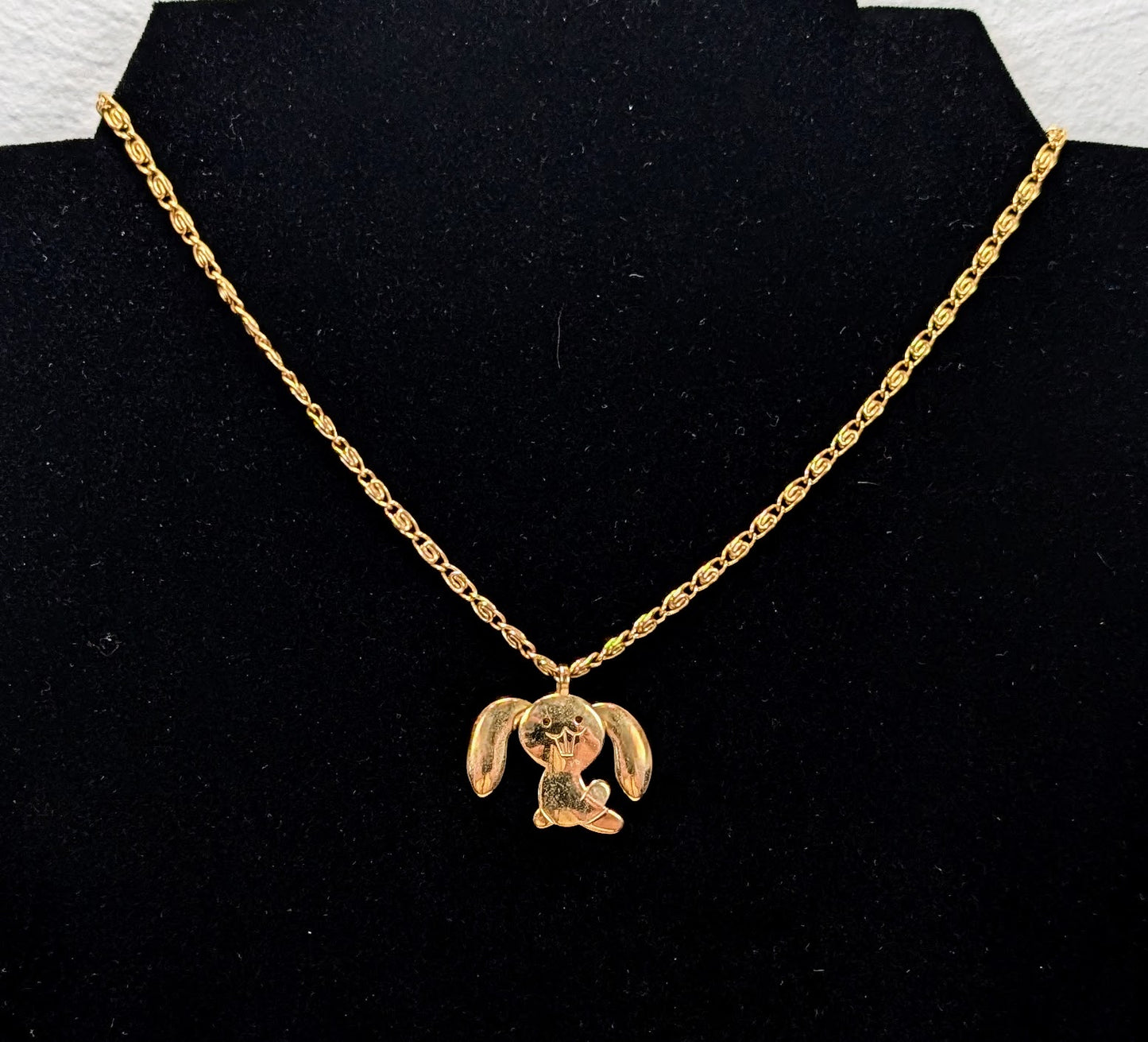 Cute 1970s Avon Gold Toned Flopsy Bunny Pendant Choker Necklace - 15" Length - Vintage 1976 Avon Articulated Bunny Ears Goldtone Necklace