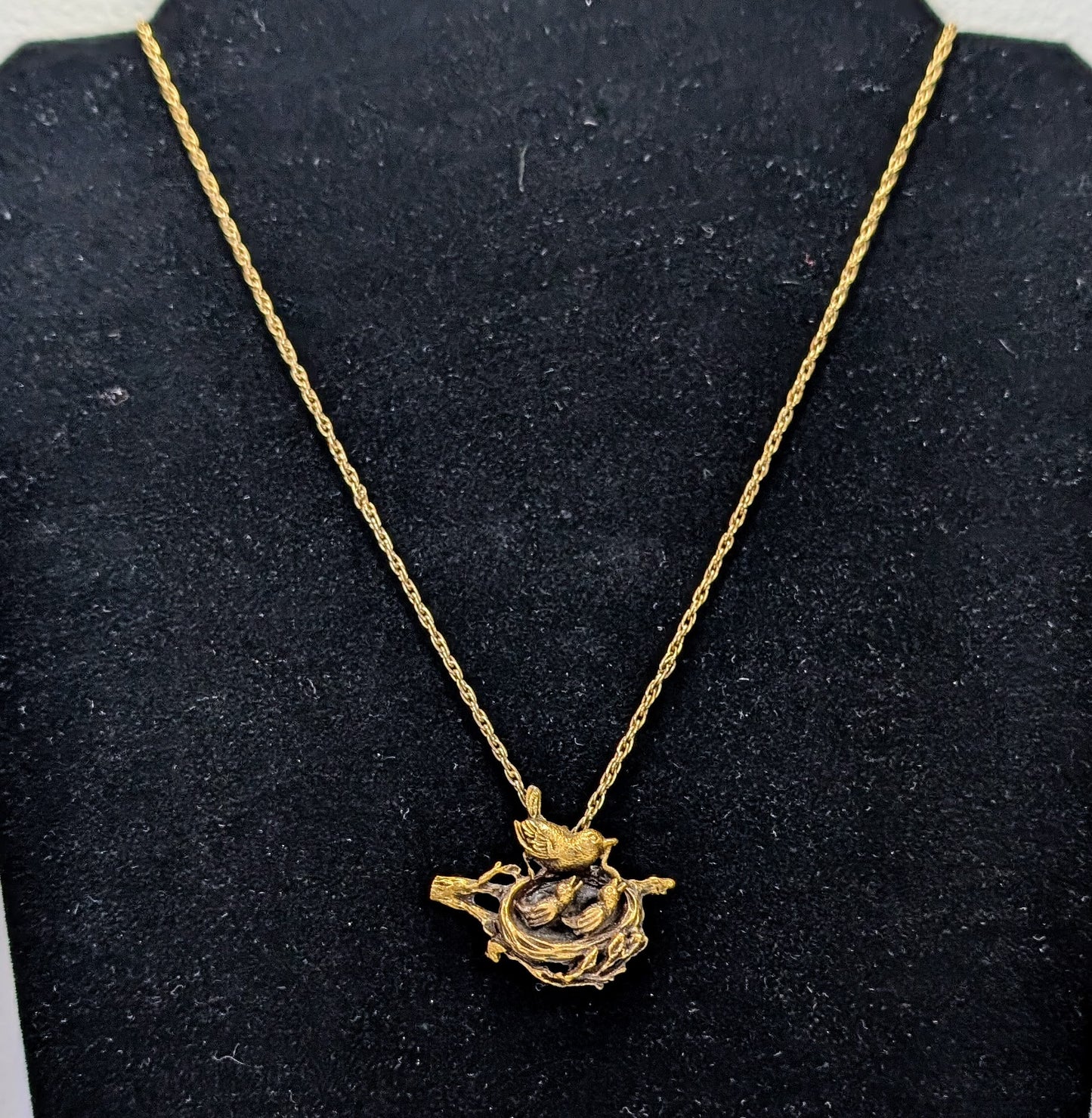 Beautiful Anson Pewter Gold Toned Mother and Baby Birds Nest Pendant Necklace - 18" Length - Vintage Anson Pewter Mother's Day Bird Necklace