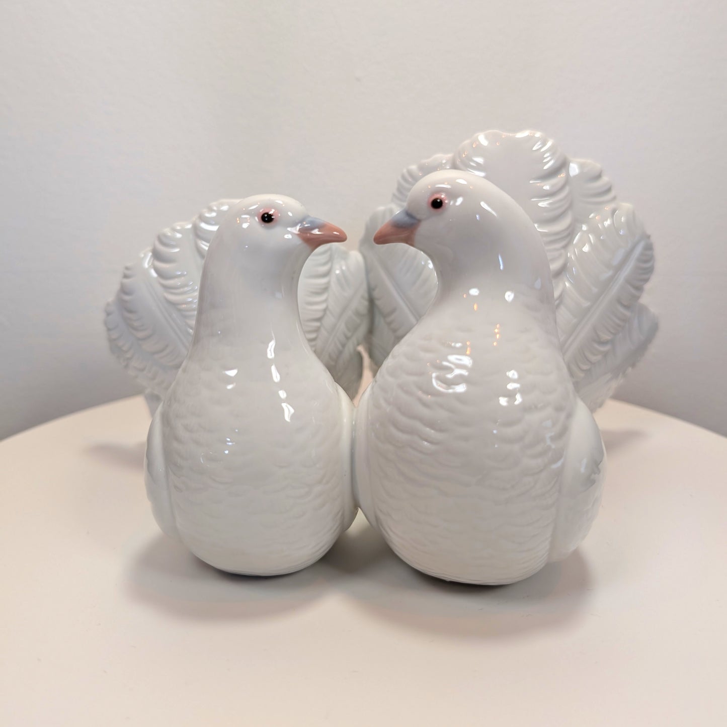 Gorgeous LLADRO "Couple Of Doves"  # 1169 Gloss Birds Collection Porcelain Figurine - No Box