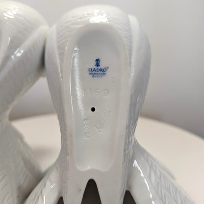 Gorgeous LLADRO "Couple Of Doves"  # 1169 Gloss Birds Collection Porcelain Figurine - No Box