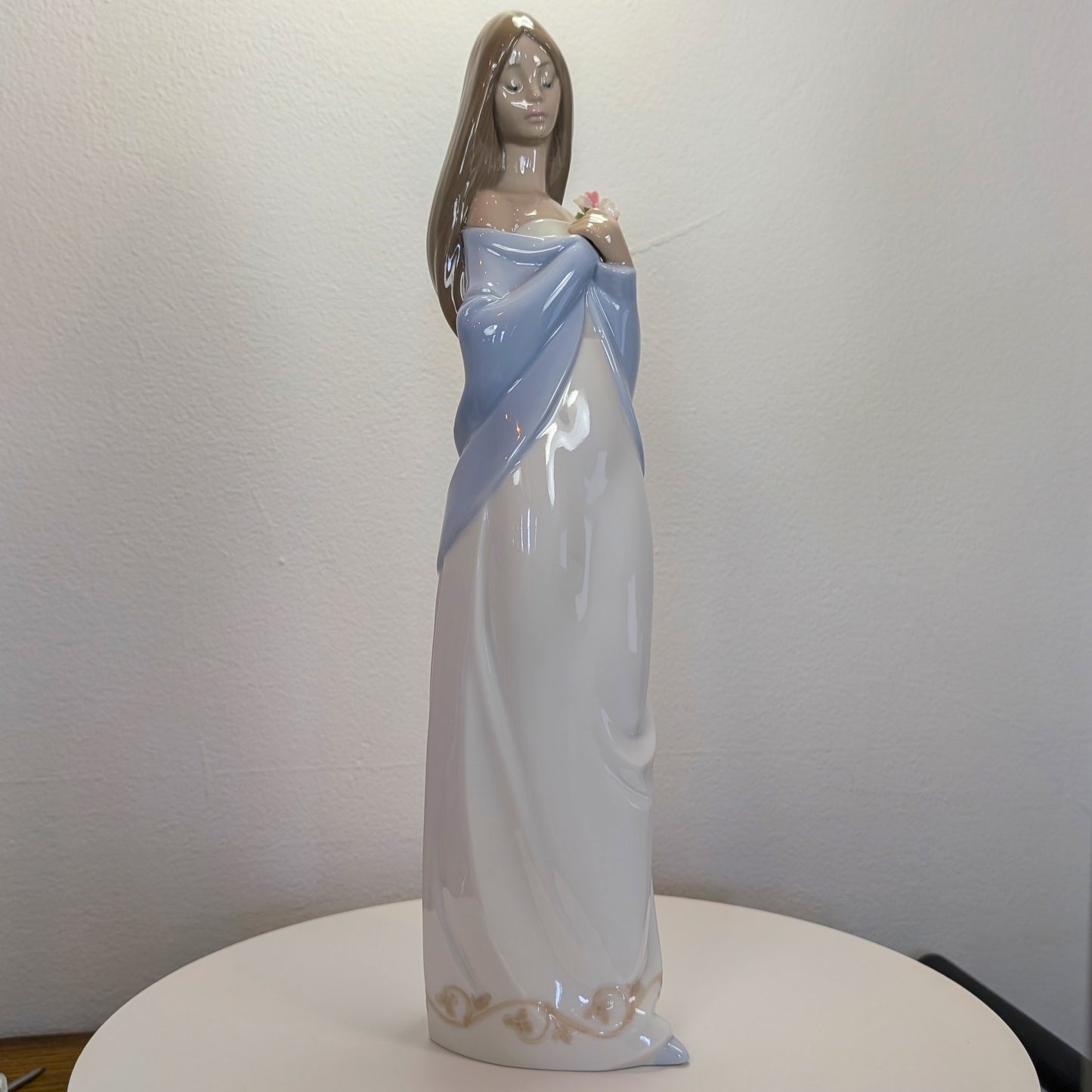 NAO By LLADRO Floral Beauty Glossy Porcelain Figurine - Women with Flowers Collection - Like New- No Box