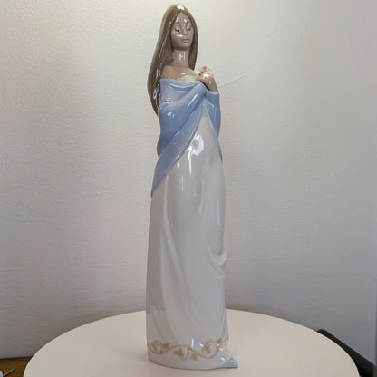 NAO By LLADRO Floral Beauty Glossy Porcelain Figurine - Women with Flowers Collection - Like New- No Box