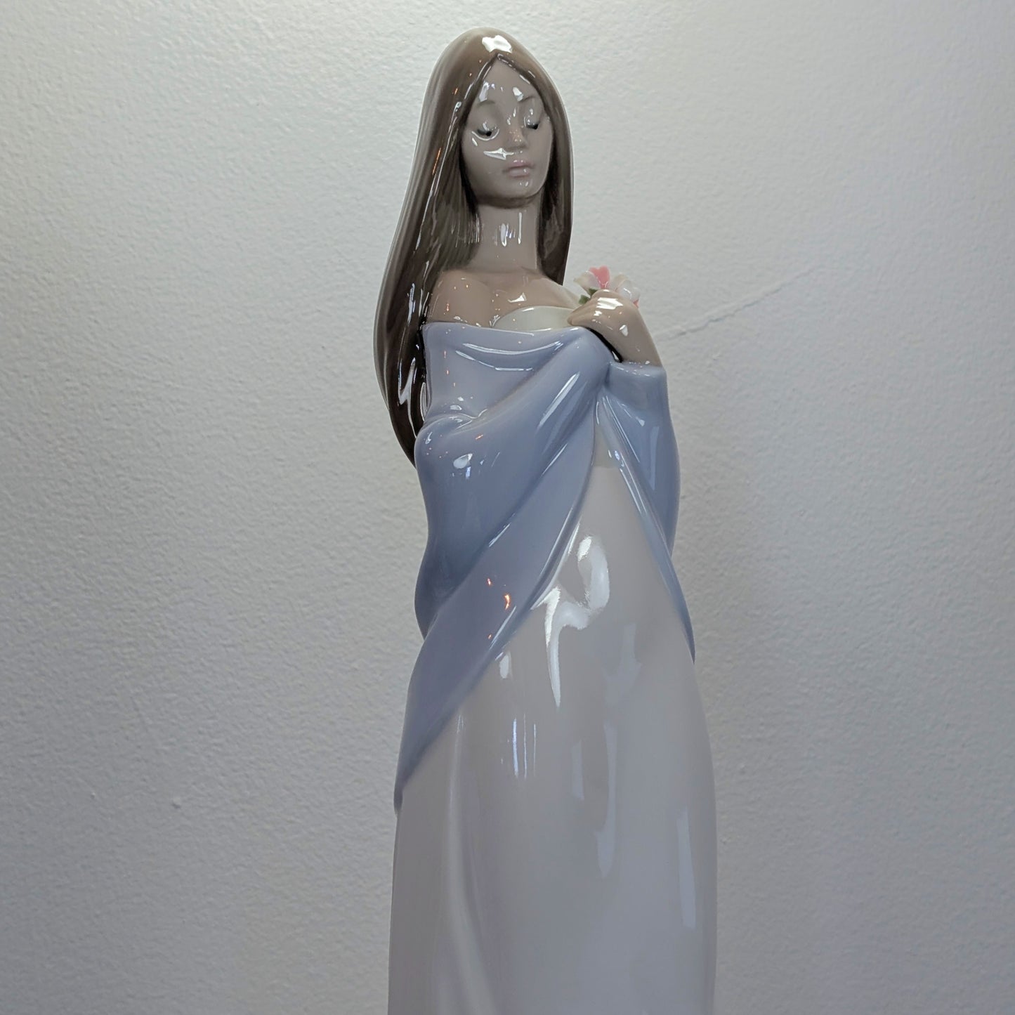 NAO By LLADRO Floral Beauty Glossy Porcelain Figurine - Women with Flowers Collection - Like New- No Box