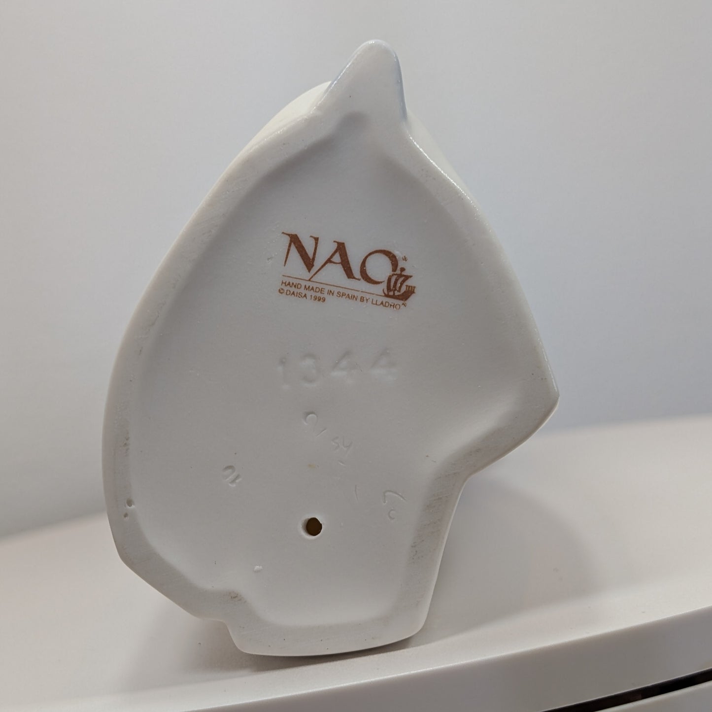 NAO By LLADRO Floral Beauty Glossy Porcelain Figurine - Women with Flowers Collection - Like New- No Box