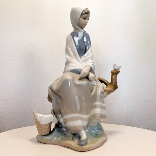 LLADRO New Shepherdess #4576 Glossy Porcelain Figurine - Like New - No Box