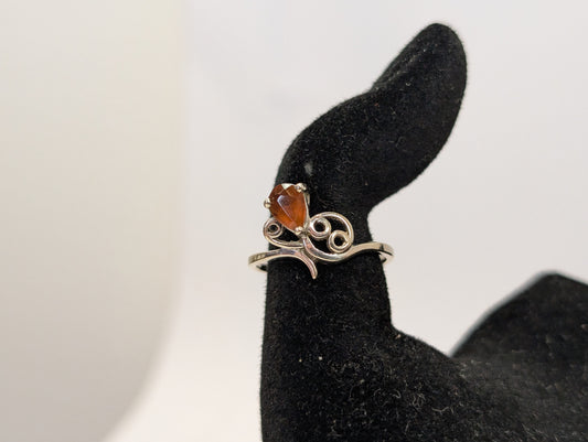 Stunning 14KT White Gold Amber Ring - Size 6 - Stamped and Tested 14KT Gold - Unique Loop Design