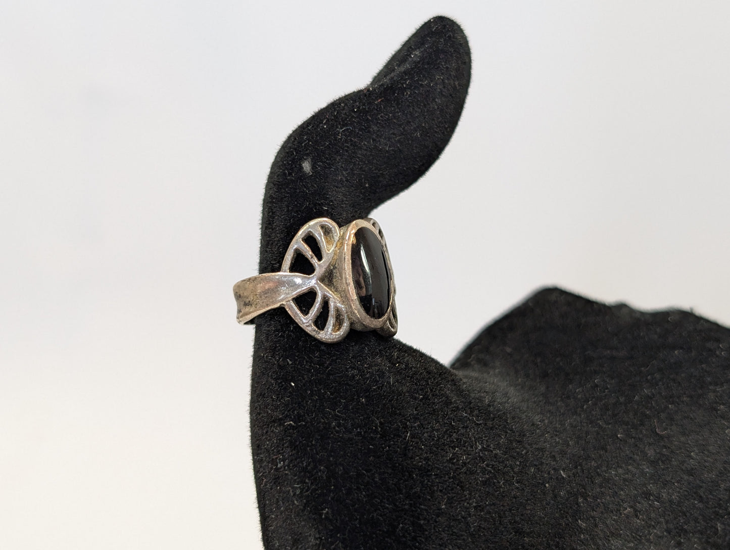 Black Onyx Slender Oval Side Heart Ring - Size 7 - Tested Sterling Silver - Side Heart Openwork