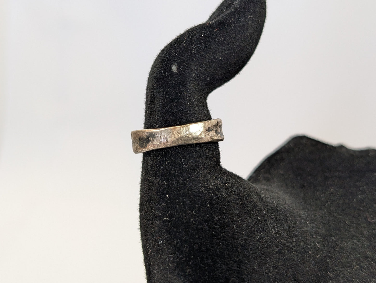 Black Onyx Slender Oval Side Heart Ring - Size 7 - Tested Sterling Silver - Side Heart Openwork