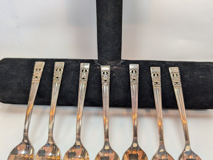 Set of 7 Vintage Silverplated Oneida Community Coronation Teaspoons - Stamped Community - Small Floral Spoons