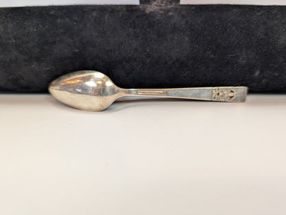 Set of 7 Vintage Silverplated Oneida Community Coronation Teaspoons - Stamped Community - Small Floral Spoons