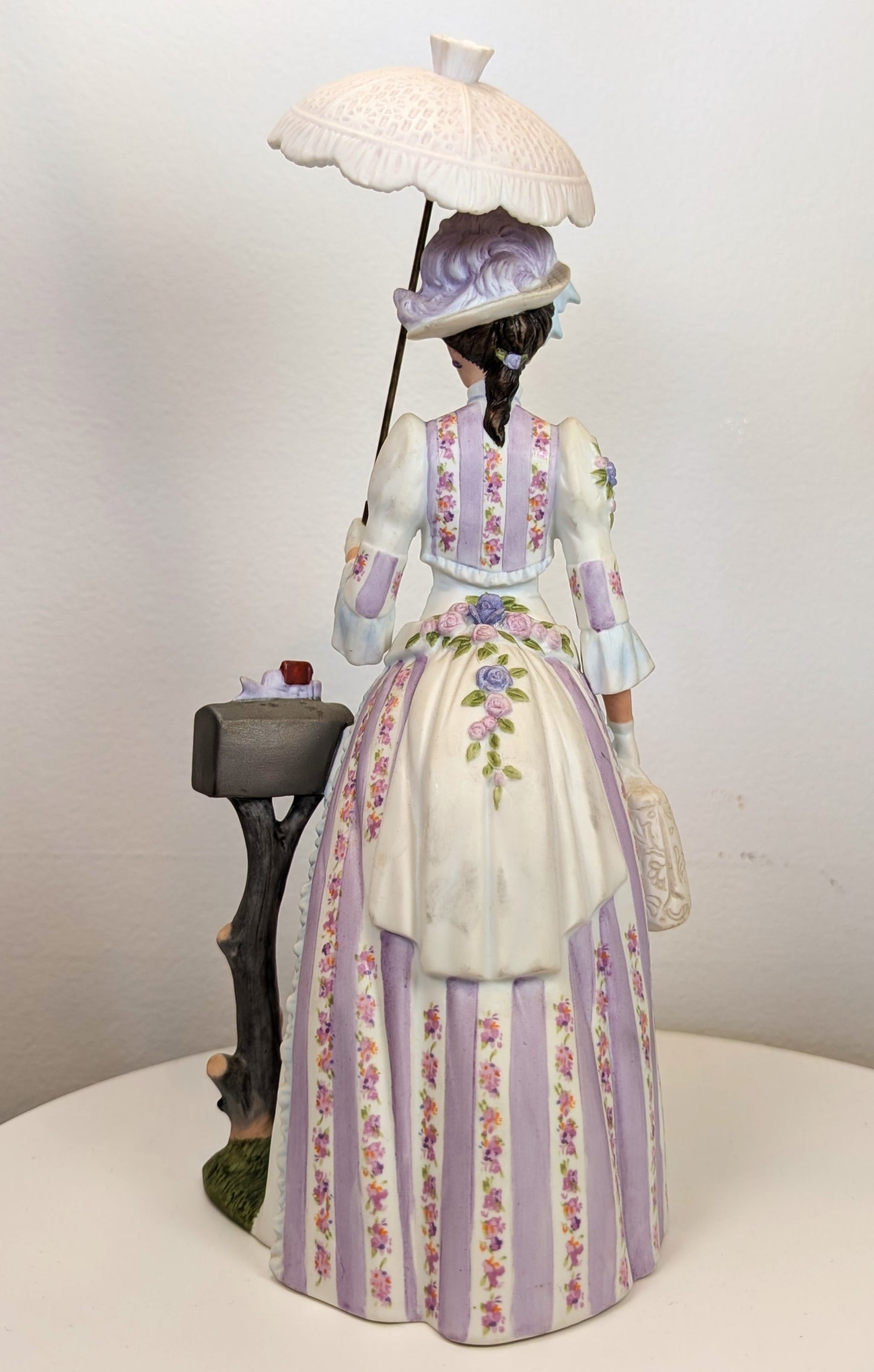 1988 Avon Mrs. Albee Award Porcelain Figurine - Umbrella & Mailbox - Like New, No Box - Avon Presidents Club Award 1988