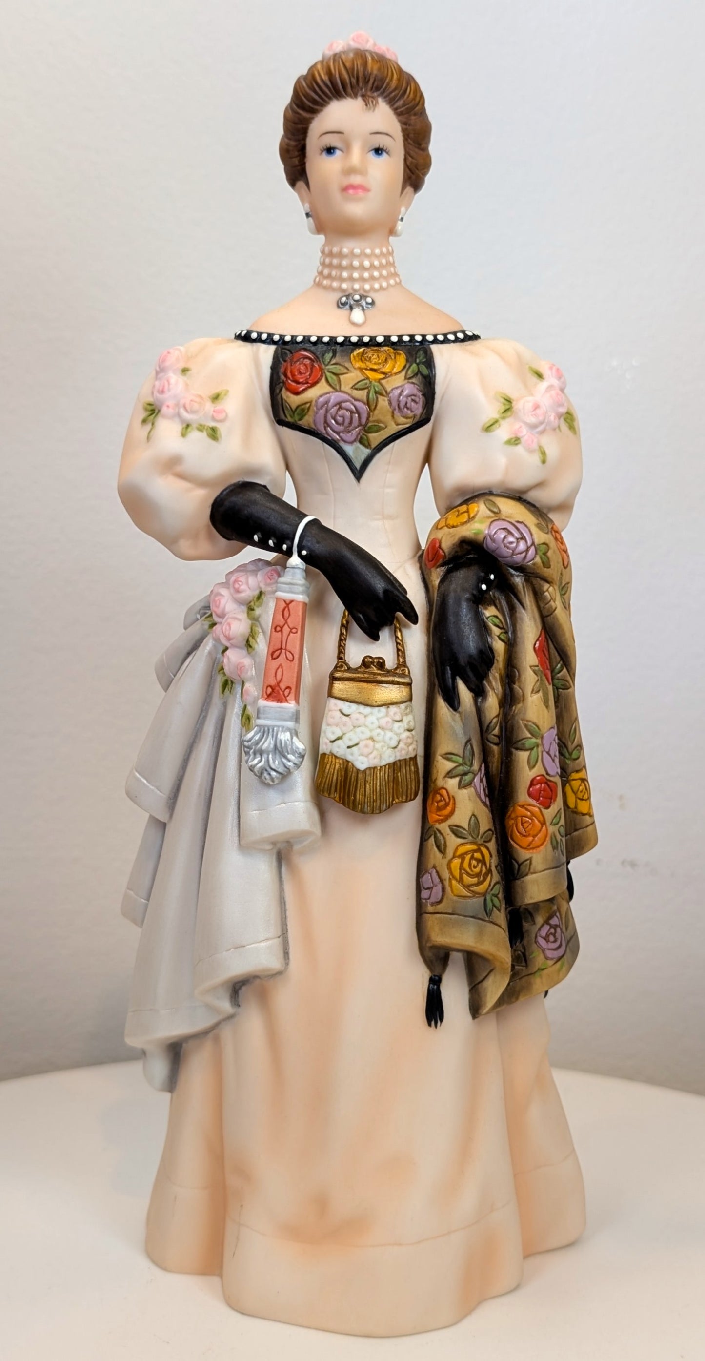 2000 Avon Mrs. Albee Award Porcelain Figurine - Grandfather Clock - Like New, No Box - Avon Presidents Club Award 2000