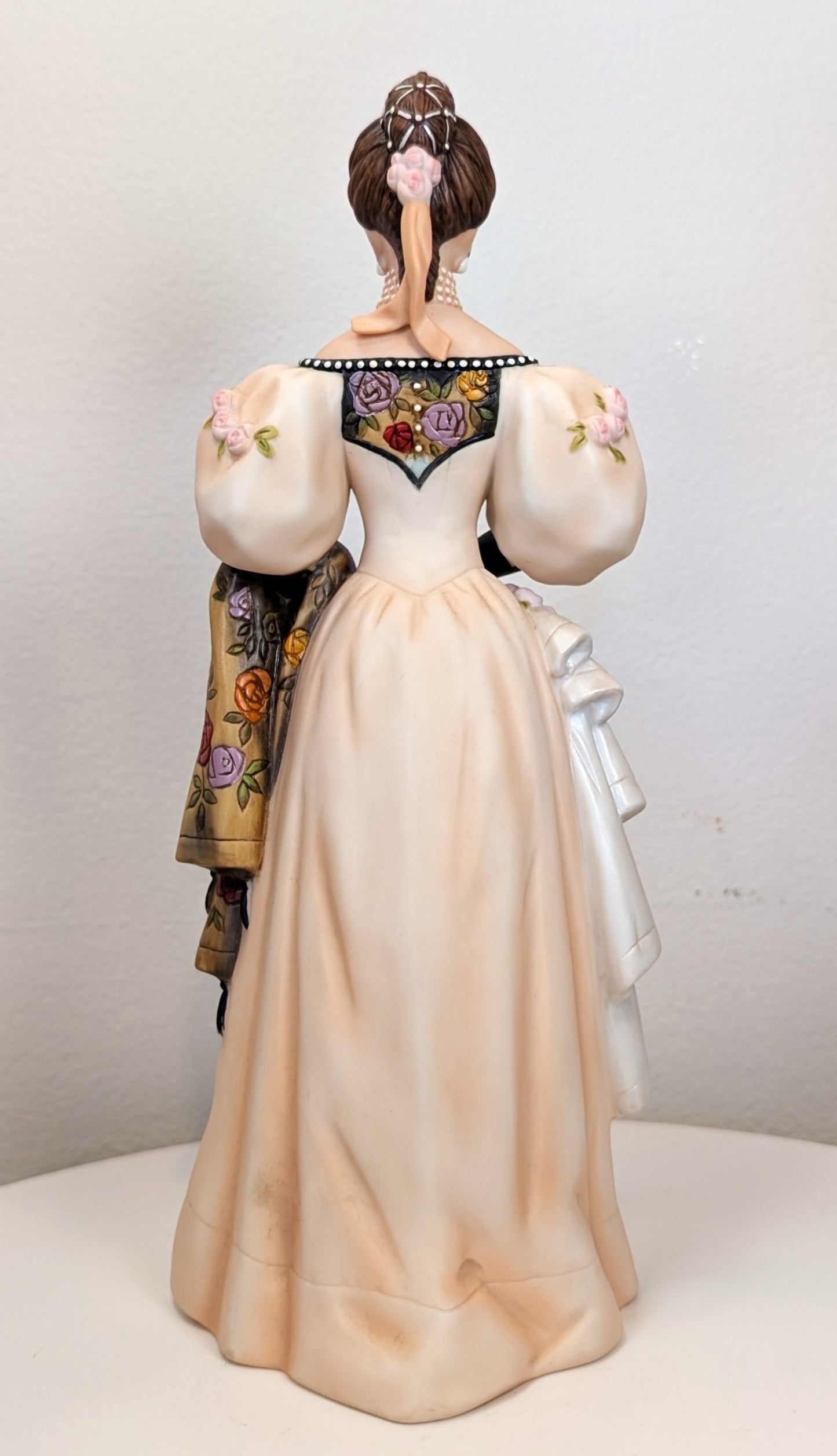 2000 Avon Mrs. Albee Award Porcelain Figurine - Grandfather Clock - Like New, No Box - Avon Presidents Club Award 2000