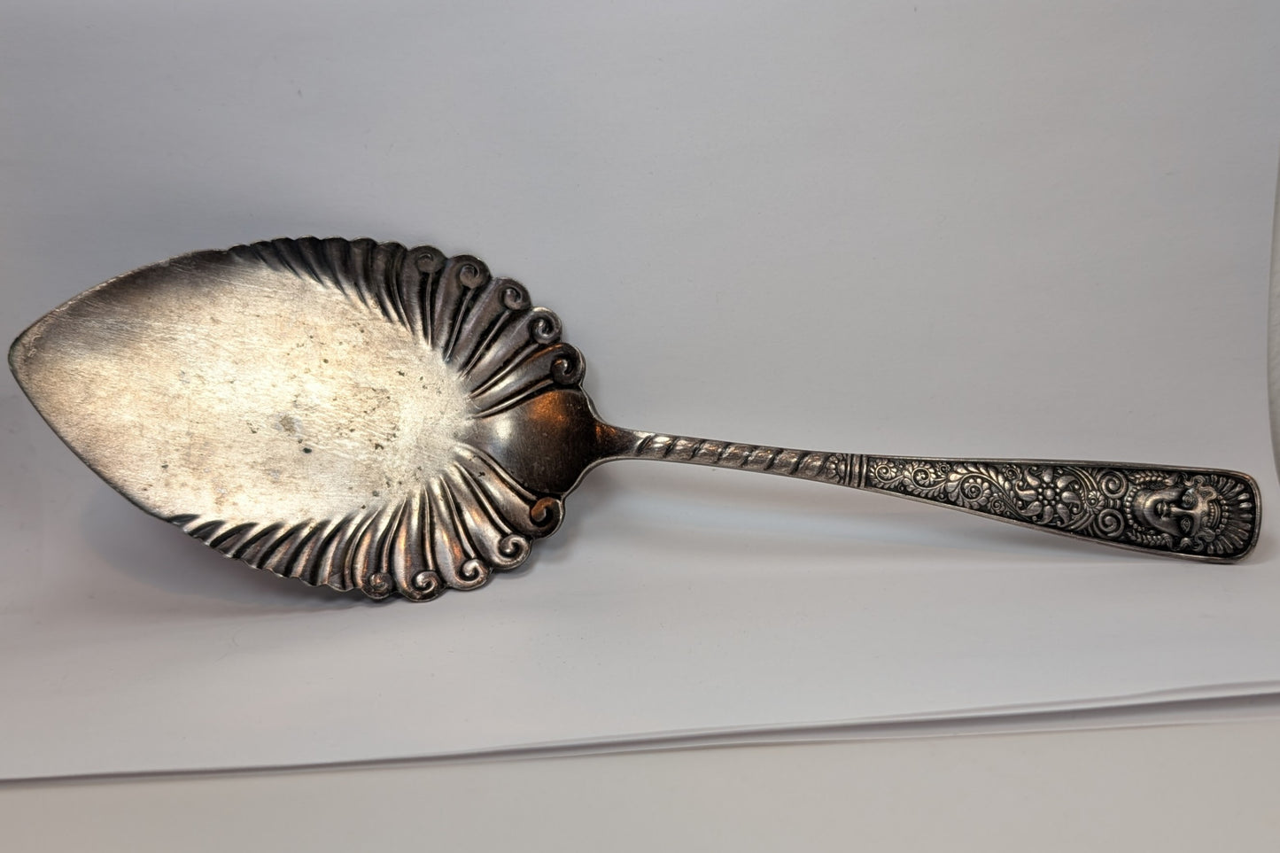 Rogers Bros Assyrian Head Cake/Pie Server - Silverplated - Amazing Design - Well Detailed - Large Antique