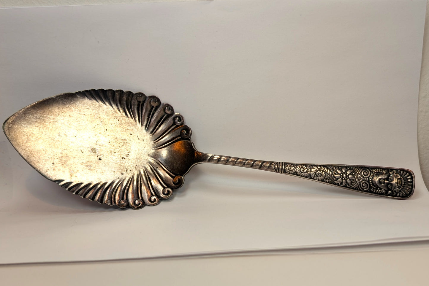 Rogers Bros Assyrian Head Cake/Pie Server - Silverplated - Amazing Design - Well Detailed - Large Antique