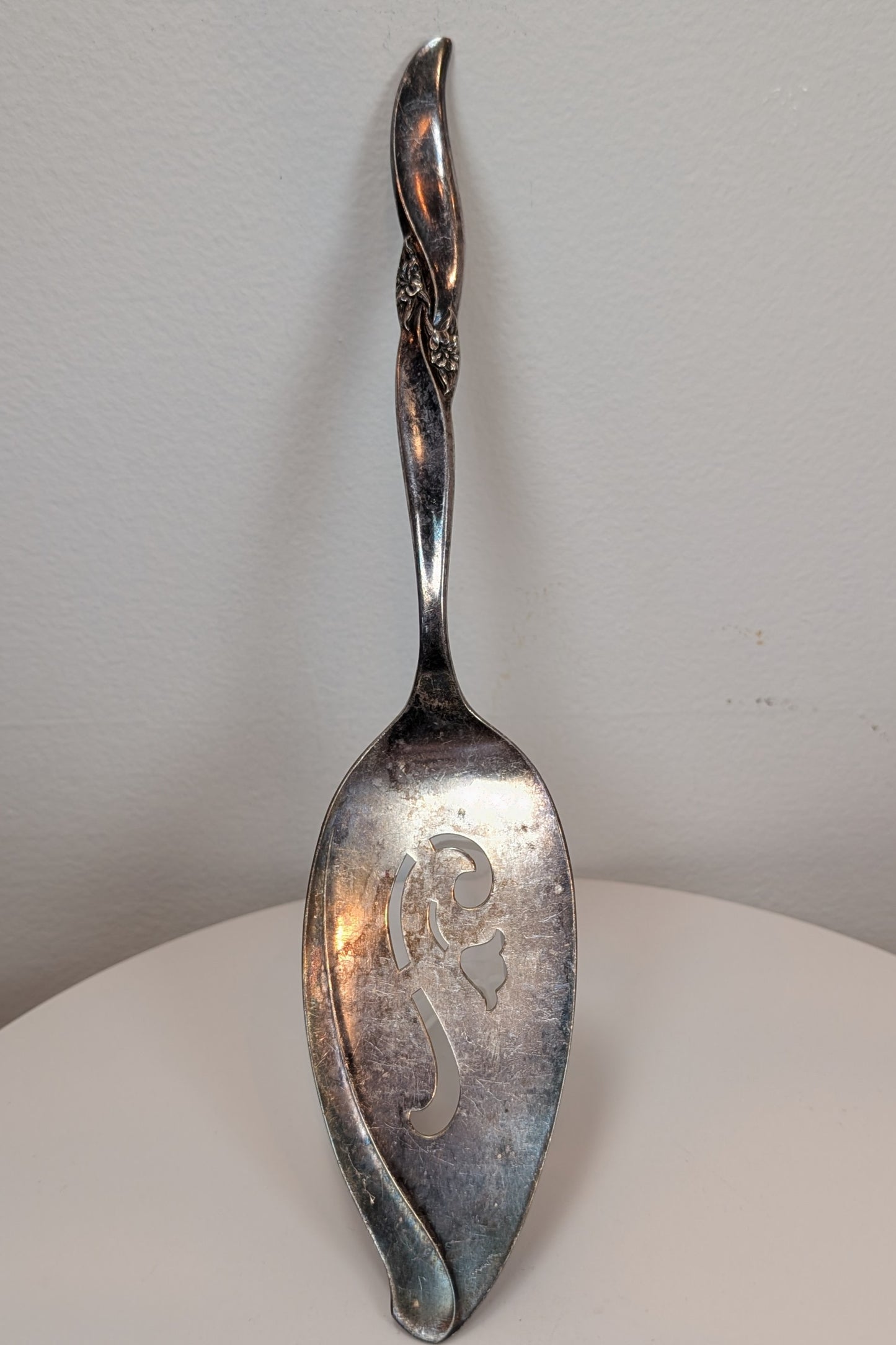 1955 Hope Chest Silver Wind Pastry Server - Silverplated - Floral Design - Well Detailed - Large Antique