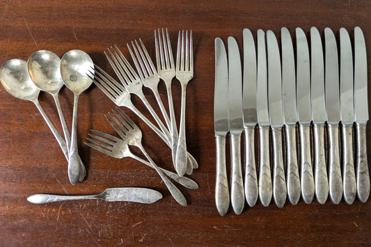 Lady Hamilton 1932 Oneida Community Plate Silverware Set - Stamped and Tested Silverplate - Knives, Forks, and Spoons