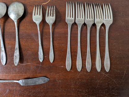 Lady Hamilton 1932 Oneida Community Plate Silverware Set - Stamped and Tested Silverplate - Knives, Forks, and Spoons