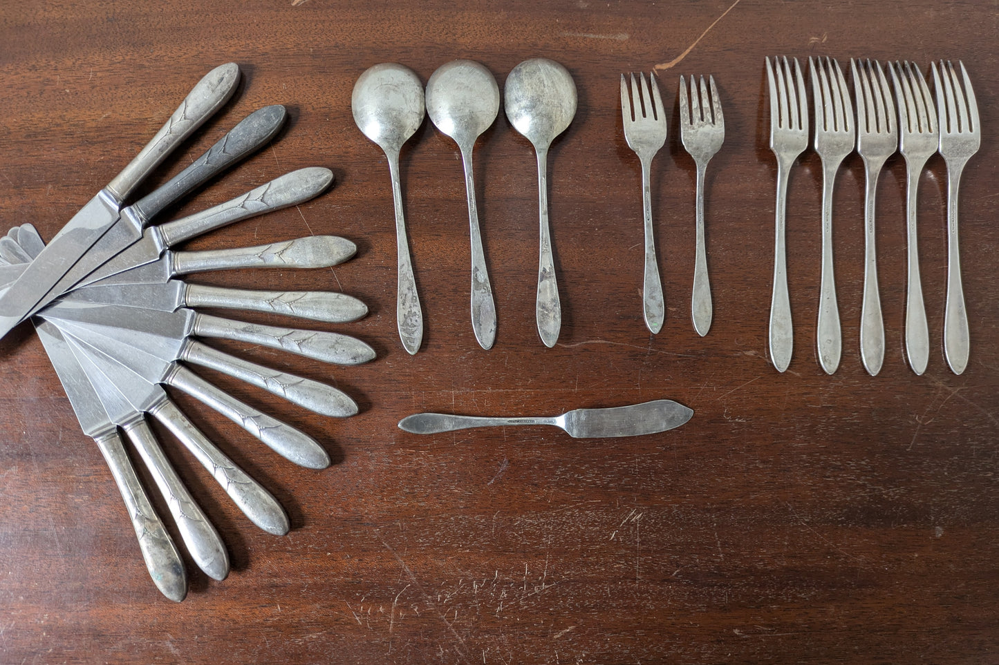 Lady Hamilton 1932 Oneida Community Plate Silverware Set - Stamped and Tested Silverplate - Knives, Forks, and Spoons
